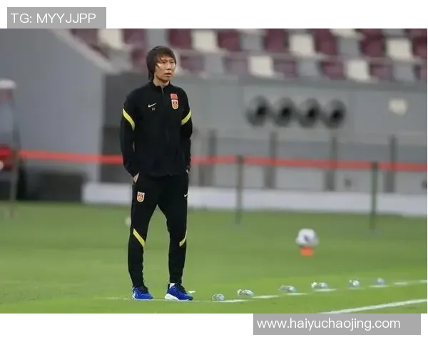 前进之鹰与埃因霍温青的激烈对决展现足球魅力与团队精神