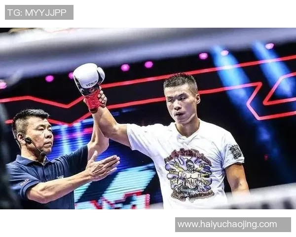 昆仑决巅峰对决顾辉与李的精彩较量引发拳迷热议 昆仑决巅峰对决顾辉与李的精彩较量引发拳迷热议